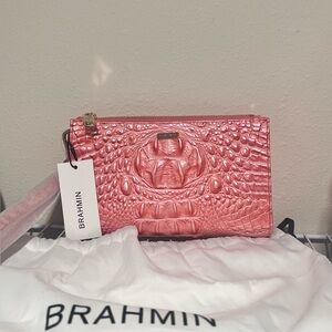 NWT Brahmin Daisy wristlet